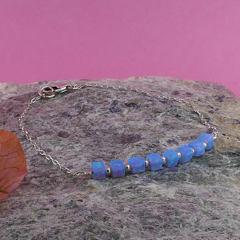 armbånd blå opal sten