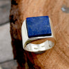 maskulin sølv ring til mand med mørkeblå sten