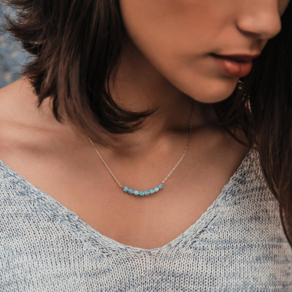 sølv halskæde blå opal sten